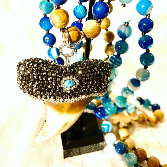 Mala & Taurus - Picture 3 of 3